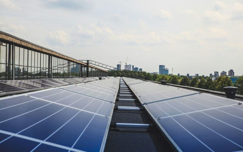 Paneles solares en Panamá: beneficios ambientales y económicos